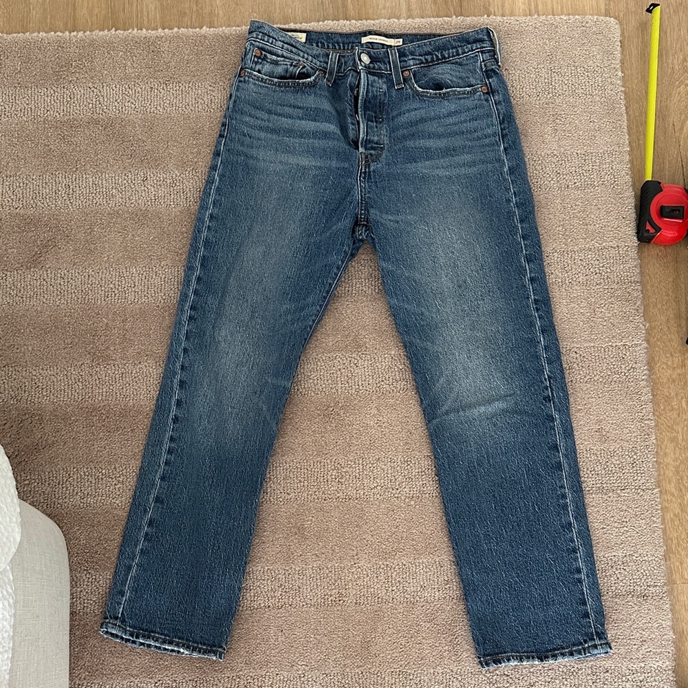 Levi’s wedgie fit straight leg high rise size 29